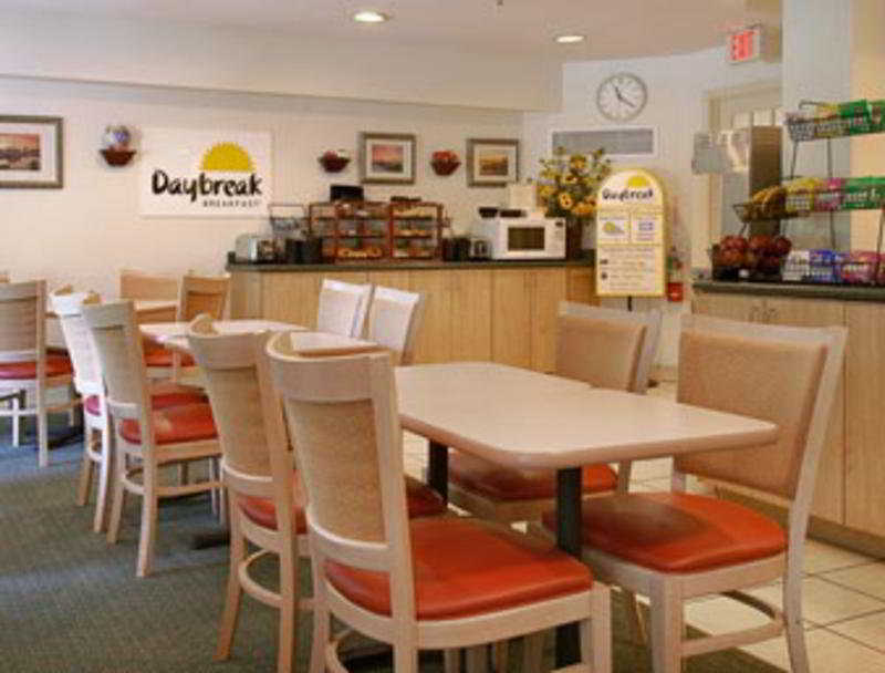 เดย์ อินน์ บาย วินด์แฮม ฮิลตันเฮด ฮิลตันเฮดไอส์แลนด์ ร้านอาหาร รูปภาพ